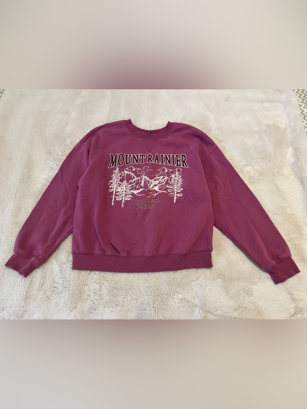 Mount Rainier Graphic Crewneck Sweatshirt - Plum
